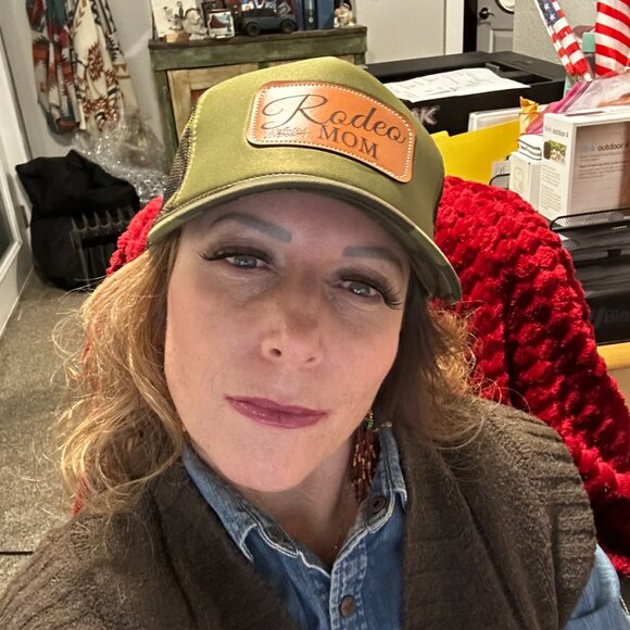 Meet your Posher, Rebecca and Katie Jo - Picture 13 of 16